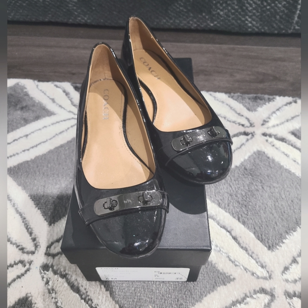 Coach flats size 6m